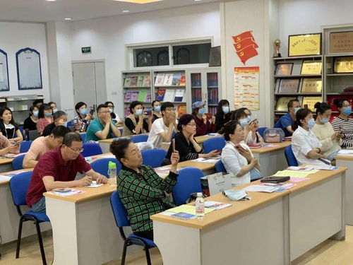 市南区招生政策宣传教育服务走进街道社区，打造教育咨询服务新平台